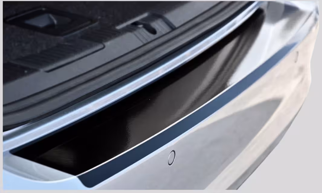 Ladekantenschutz für SKODA OCTAVIA 4 RS KOMBI (BJ 2019–) aus PVC–Schutzfolie, schwarz glanz - SKODA OCTAVIA 4 RS KOMBI Stoßstangenschutz, ...